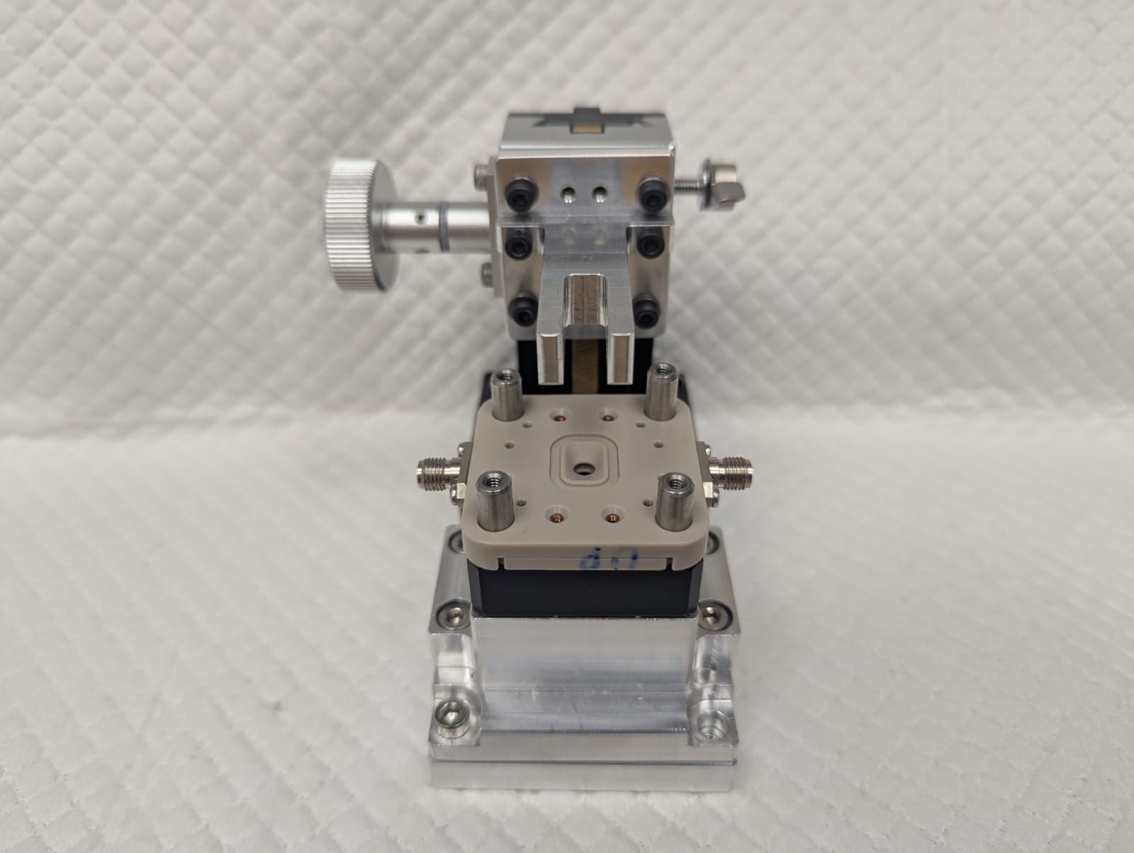 Front view of the assembly jig and wafer fixture